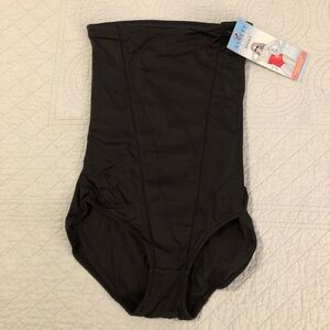 Spanx Assets high waist panty shaper. Black. Size medium. NWT
